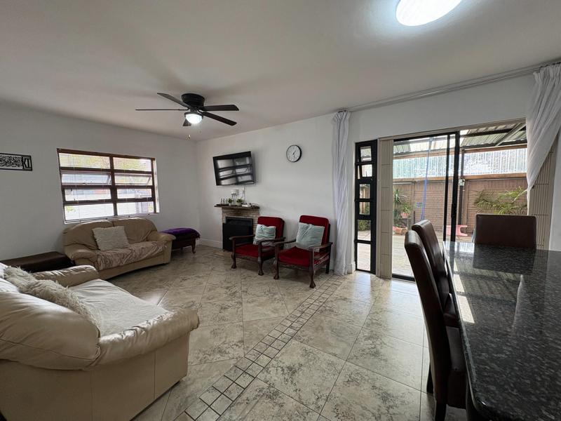 To Let 3 Bedroom Property for Rent in Wetton Western Cape
